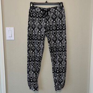 Faded Glory Black and White Geometric Jogger Pants